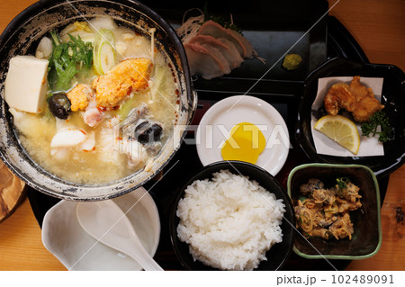 下風呂温泉のあんこう鍋定食（青森県風間浦村） 102489091