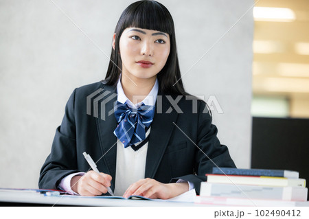 女子高生 制服 女子高生 制服 102490412