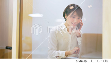 asian happy businesswoman working 102492410