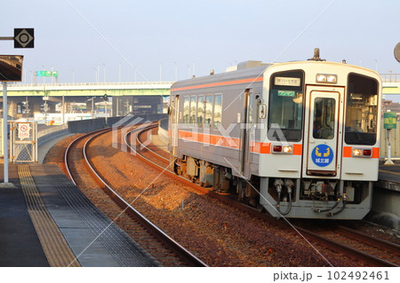 高規格・高架複線構造のローカル線 (城北線 尾張星の宮駅) 高規格・高架複線構造のローカル線 (城北線 尾張星の宮駅) 102492461