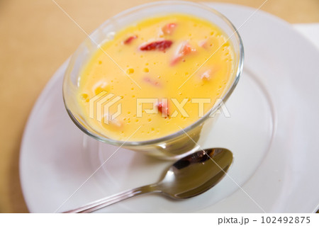 Strawberry custard 102492875