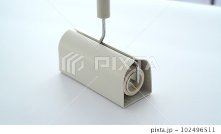 カーペットクリーナースタンド型ケース入り コロコロ 掃除道具 102496511