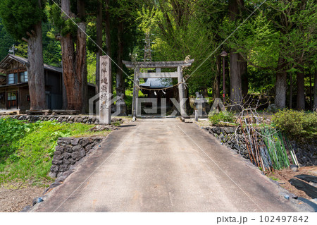 五箇山 相倉合掌造り集落にある地主神社 五箇山 相倉合掌造り集落にある地主神社 102497842