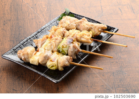 塩だれ焼き鳥　黒皿 102503690