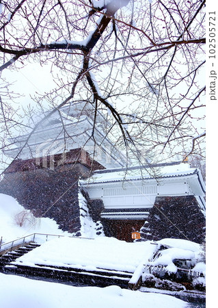 雪の上山城 102505721