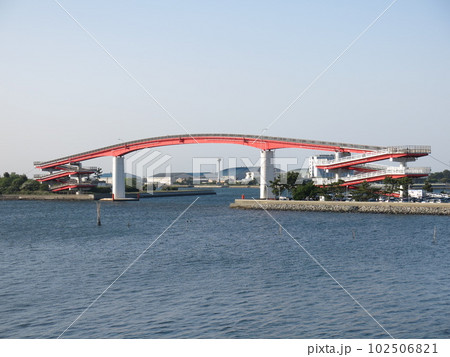 木更津市の富士見大橋から見た中の島大橋 木更津市の富士見大橋から見た中の島大橋 102506821