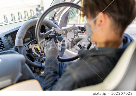 ステアリング交換　自動車　ハンドル　ドレスアップ 102507028