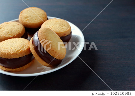 生チョコサンドクッキー 生チョコクッキーサンド 生チョコサンドクッキー 生チョコクッキーサンド 102510982