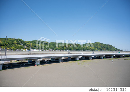 大磯海水浴場 西湘バイパス 青空 大磯海水浴場 西湘バイパス 青空 102514532