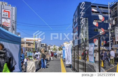 東京下北沢の都市風景 フリーマーケット 東京下北沢の都市風景 フリーマーケット 102515954