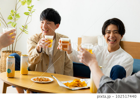 家飲み　男性 102517440