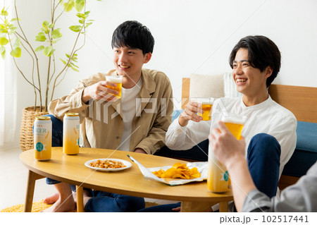 家飲み　男性 102517441