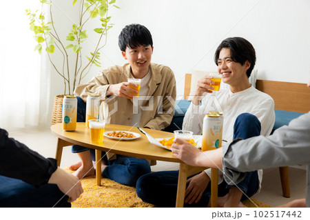 家飲み　男性 102517442