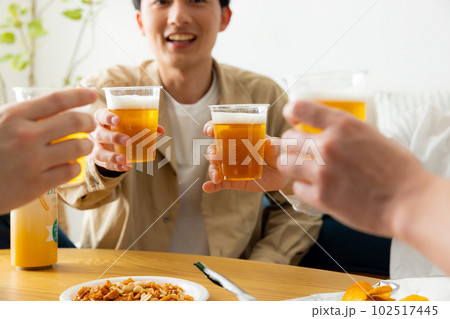 家飲み　男性 102517445