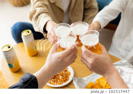 家飲み　男性 102517447