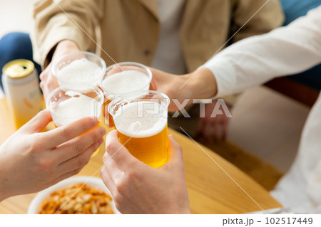 家飲み　男性 102517449