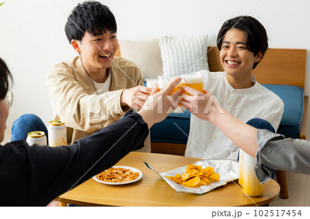 家飲み　男性 102517454