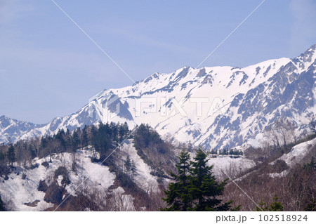 春の白馬の雪山 春の白馬の雪山 102518924