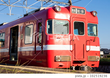 【蒲郡線】吉良吉田駅に停車中の普通列車 102519236