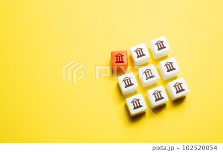 The bank bankruptcy is a threat to the state financial system. Chain reaction that will lead to a global crisis. Default, sanctions. Severity of situation and need for action to prevent further damage 102520054