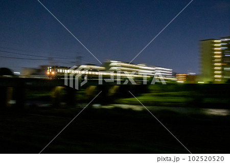 【中央本線】夜の街を疾走する快速列車 【中央本線】夜の街を疾走する快速列車 102520520