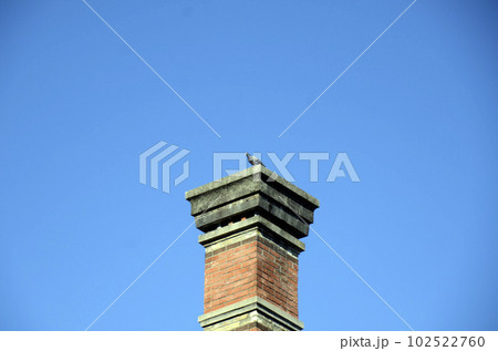 青空と煙突 102522760