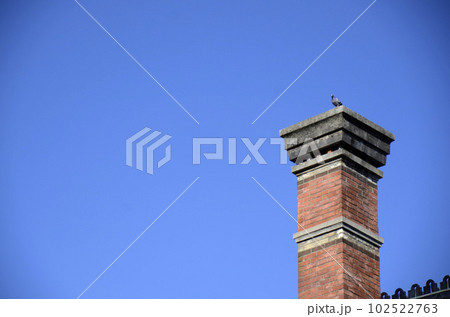 青空と煙突 102522763