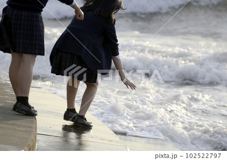 浜辺の女子高生 浜辺の女子高生 102522797