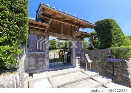 【鹿児島県】武家屋敷「知覧」の屋敷と庭園(薩摩の小京都知覧、国の重要伝統的建造物群保存地区) 【鹿児島県】武家屋敷「知覧」の屋敷と庭園(薩摩の小京都知覧、国の重要伝統的建造物群保存地区) 102522823