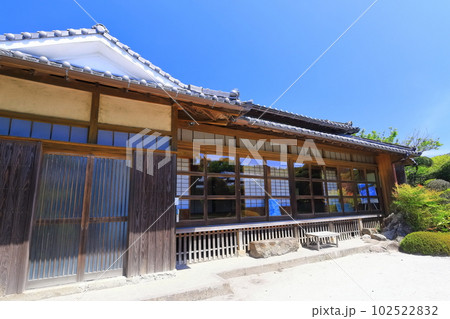 【鹿児島県】武家屋敷「知覧」の屋敷と庭園（薩摩の小京都知覧、国の重要伝統的建造物群保存地区）　 102522832