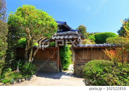 【鹿児島県】武家屋敷「知覧」の屋敷と庭園（薩摩の小京都知覧、国の重要伝統的建造物群保存地区）　 102522858