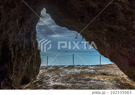 沖縄・石垣島 サビチ鍾乳洞 沖縄・石垣島 サビチ鍾乳洞 102535063