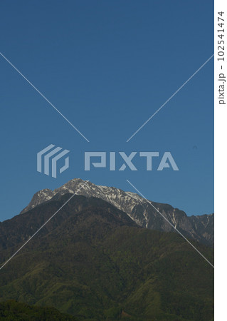 北杜市白州町、令和5年（2023年）5月の甲斐駒ケ岳 102541474