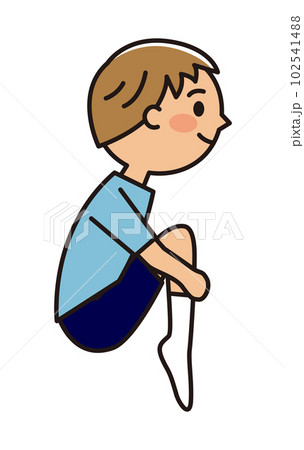 トランポリンをする男子_膝をかかえて飛ぶ トランポリンをする男子_膝をかかえて飛ぶ 102541488