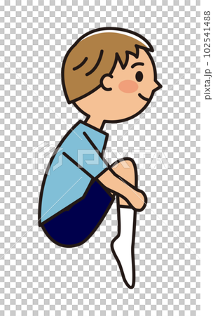 トランポリンをする男子_膝をかかえて飛ぶ トランポリンをする男子_膝をかかえて飛ぶ 102541488