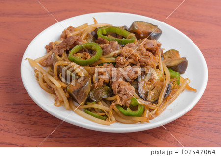 牛肉と野菜の炒め物 102547064