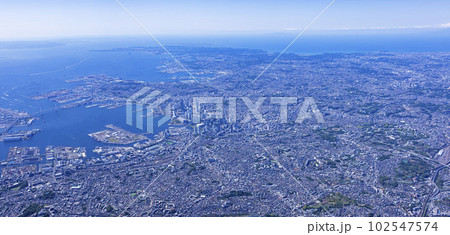 横浜上空より三浦半島を望む・空撮 ・2023撮影 102547574