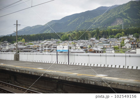 JR湖西線 志賀駅 駅のホーム 102549156