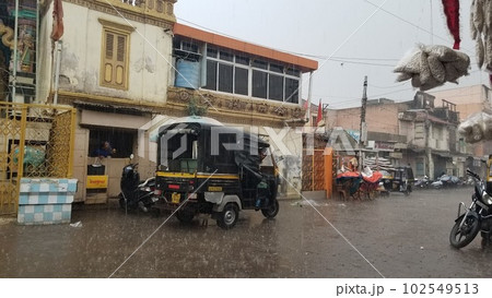 インドの雨 インドの雨 102549513