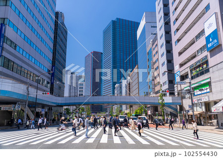 《東京都》田町駅前オフィス街・東京都市風景 《東京都》田町駅前オフィス街・東京都市風景 102554430