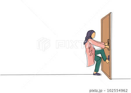 Continuous one line drawing Arabian businesswoman pulling closed door knob with power. Business struggle. Strength for success. Opening closed door. Single line draw design vector graphic illustration 102554962