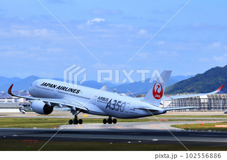 大阪国際空港　JAL　AIRBUS　A350　飛行機　離陸　スカイパーク 102556886