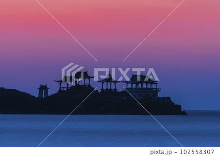 城崎竜宮城の日の出 102558307