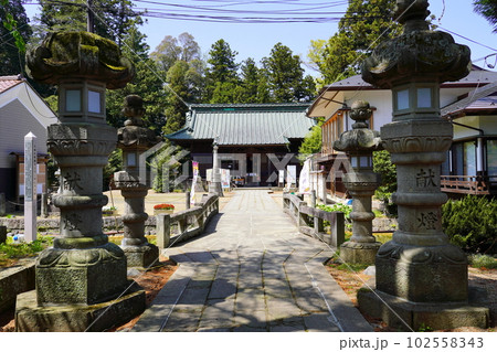 神炊館神社　参道　福島県須賀川市諏訪町 102558343