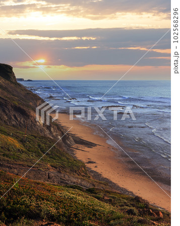 Evening ocean beach (Algarve, Portugal). 102568296