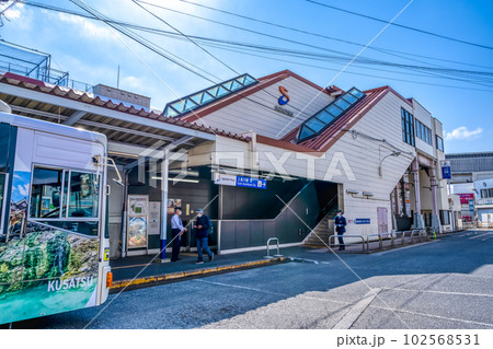 横浜市の都市風景　上星川駅 102568531