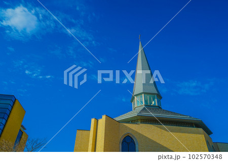 三角屋根の建物 102570348