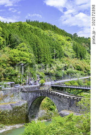 熊本県美里町のシンボル 霊台橋 熊本県美里町のシンボル 霊台橋 102572898