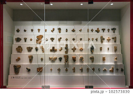 青森 三内丸山遺跡 出土した土偶 青森 三内丸山遺跡 出土した土偶 102573830