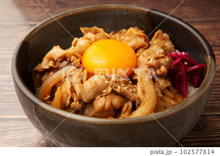 豚バラ肉のスタミナ丼 102577814